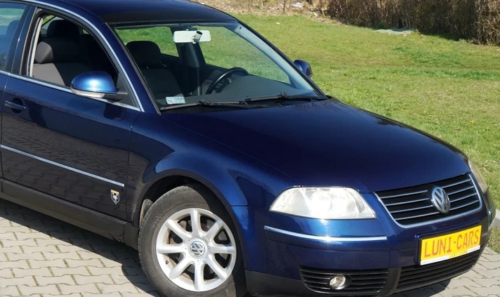 Volkswagen Passat cena 9000 przebieg: 240000, rok produkcji 2006 z Józefów małe 704